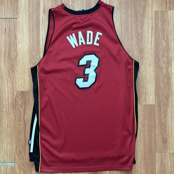 Miami Heat Wade Jersey - Picture 6 of 7